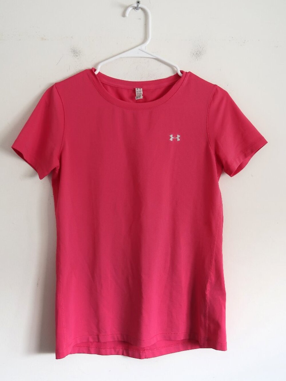 Under Armour Pink Heat Gear T-Shirt - Size XS